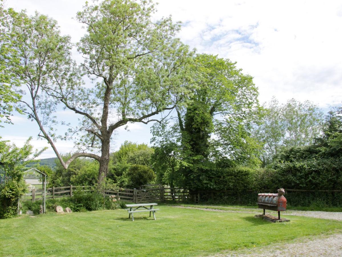 Broughton Stables Villa Montgomery Luaran gambar