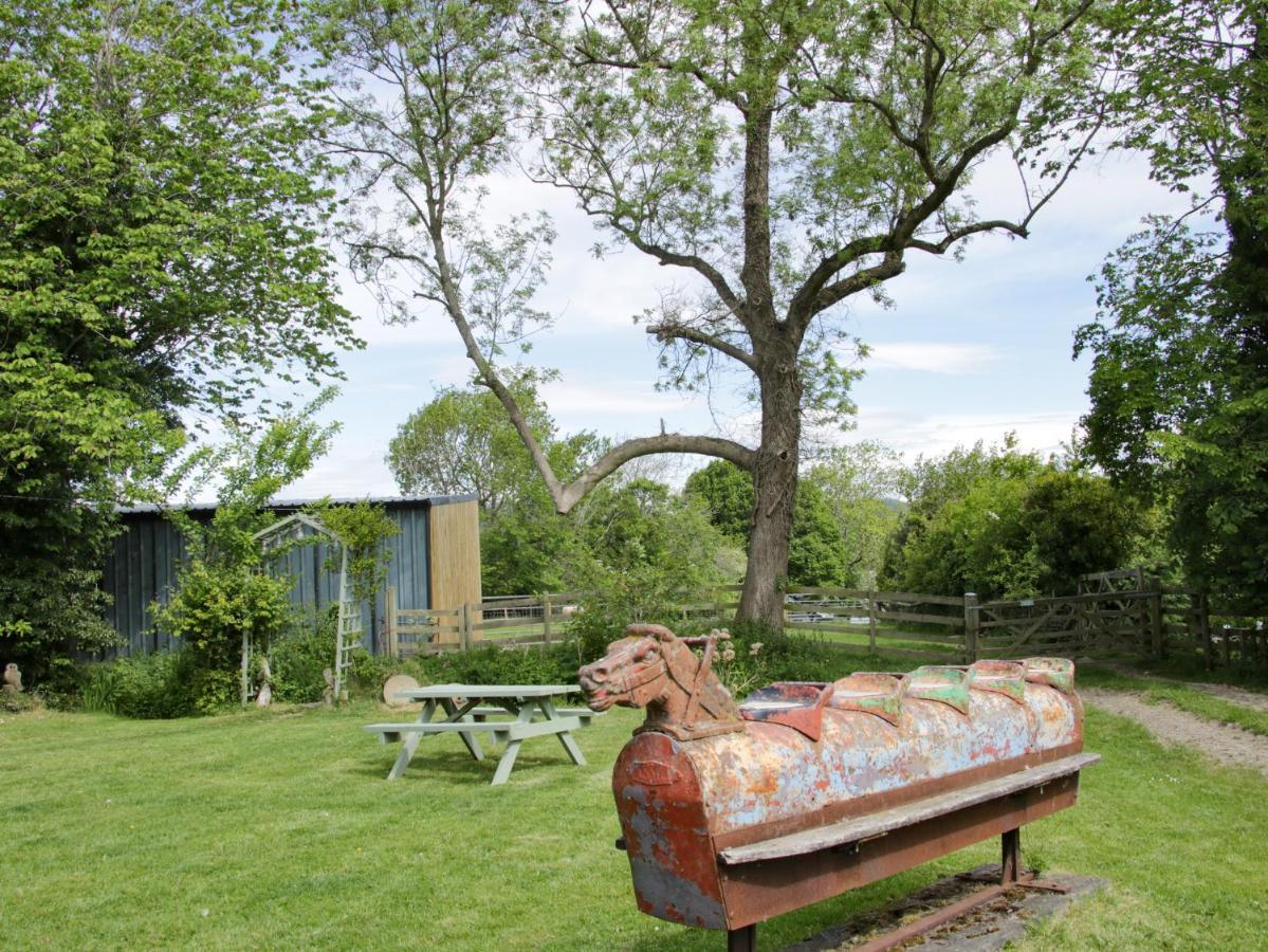 Broughton Stables Villa Montgomery Luaran gambar